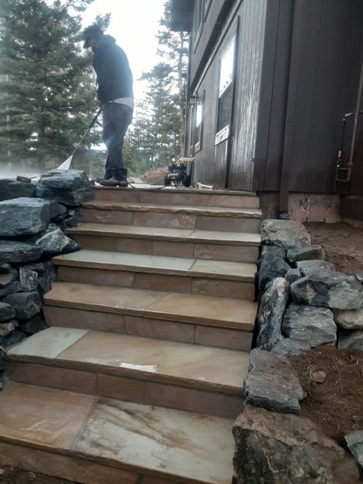 Crafting Unique Buff Flagstone Patios and Steps image